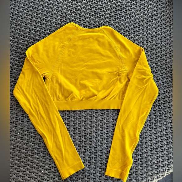 Golden hour alphalete long sleep crop S, M sizes - Picture 2 of 3